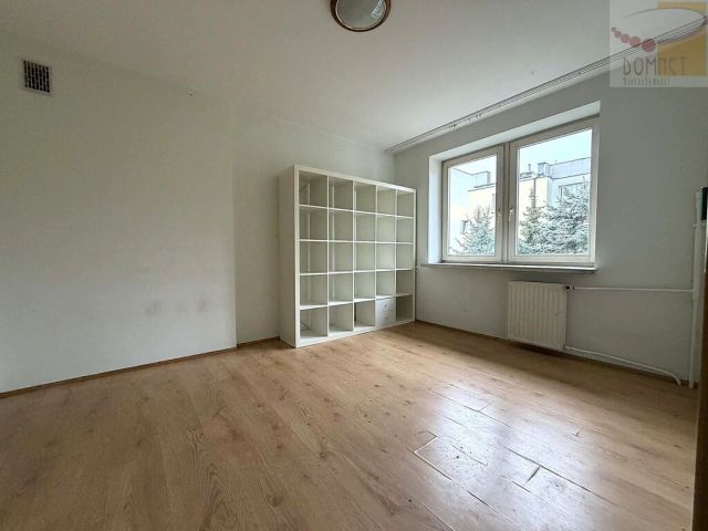 dom szeregowy, 7 pokoi Brwinów. Zdjęcie 15