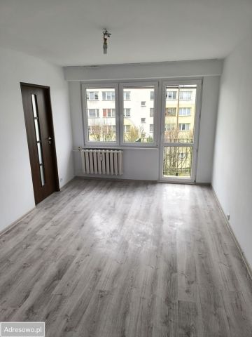 Mieszkanie 4-pokojowe Kutno, ul. Bolesława Chrobrego. Zdjęcie 1