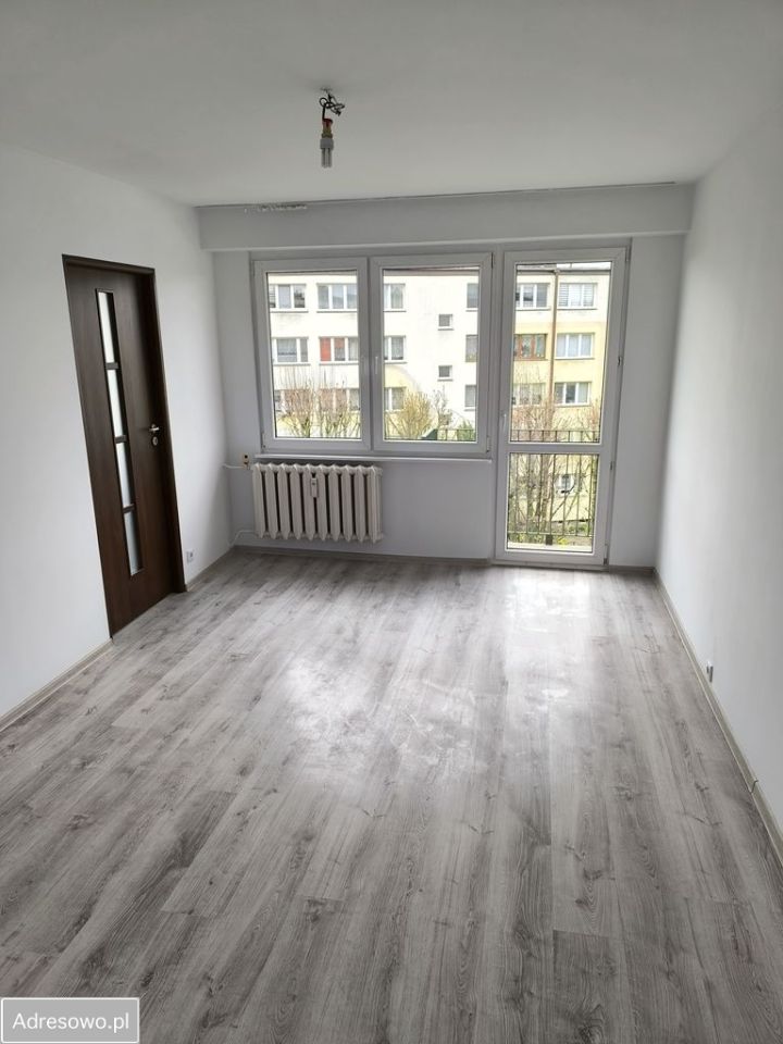 Mieszkanie 4-pokojowe Kutno, ul. Bolesława Chrobrego. Zdjęcie 1