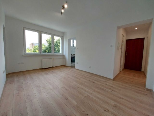 Mieszkanie 2-pokojowe Konin, ul. Władysława Broniewskiego. Zdjęcie 1