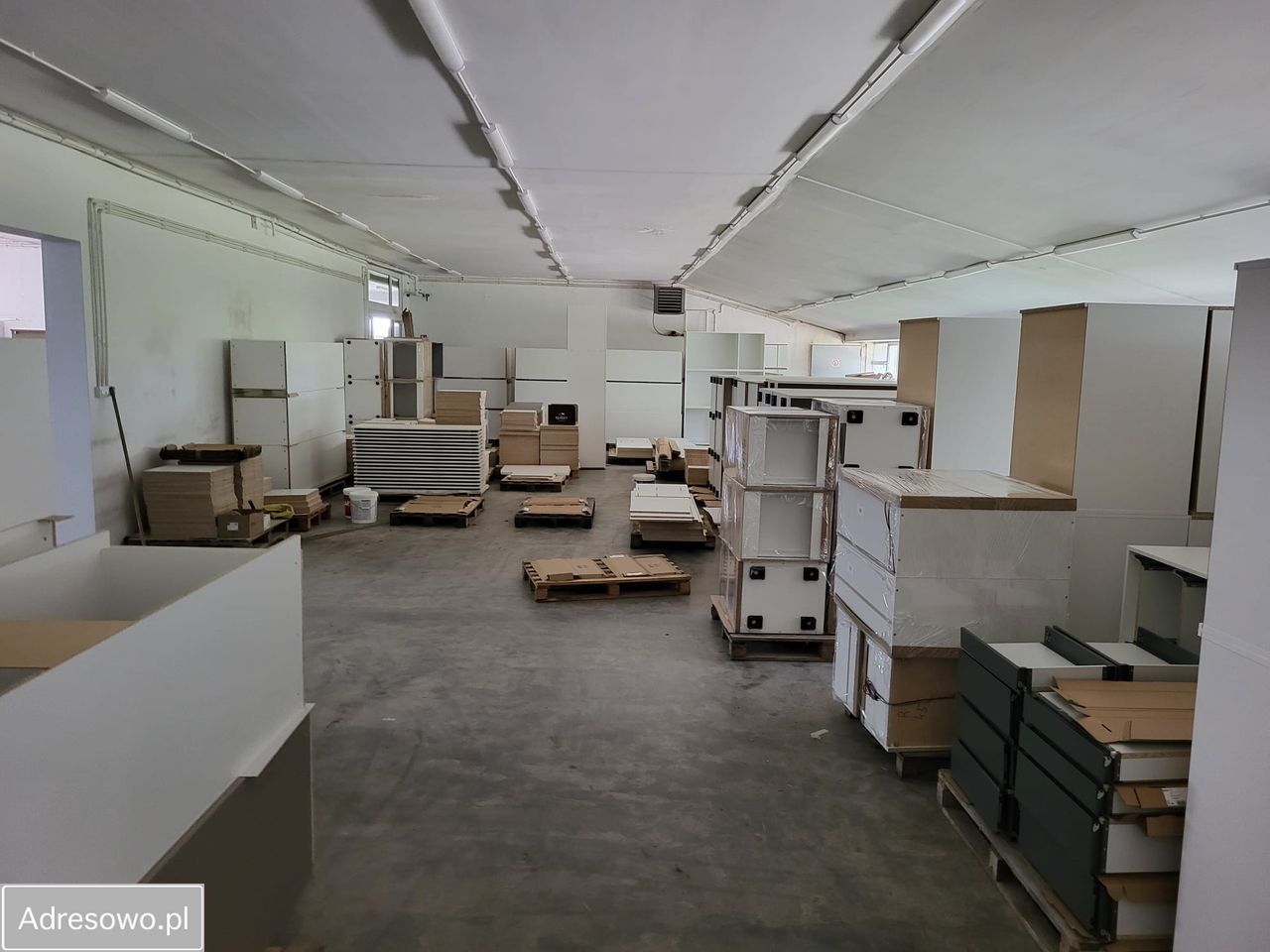 Hala/magazyn Brużyczka Mała. Zdjęcie 5