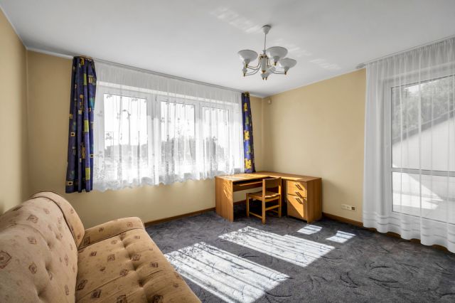 dom wolnostojący, 8 pokoi Kalisz, ul. Żwirki i Wigury. Zdjęcie 12