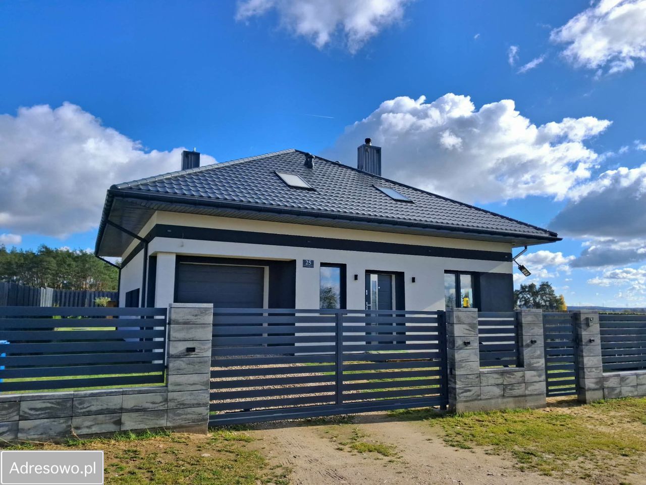 dom wolnostojący, 5 pokoi Konarzyce, ul. Złota. Zdjęcie 1