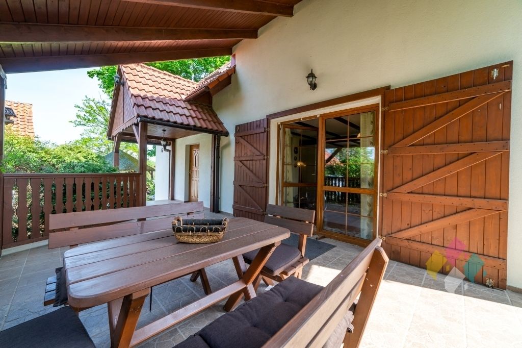 dom wolnostojący, 4 pokoje Ławki. Zdjęcie 2