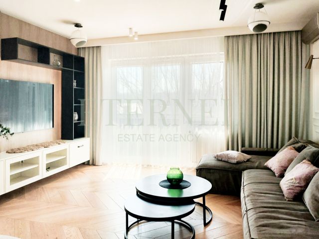 Mieszkanie 4-pokojowe Kraków, ul. Walerego Sławka. Zdjęcie 2