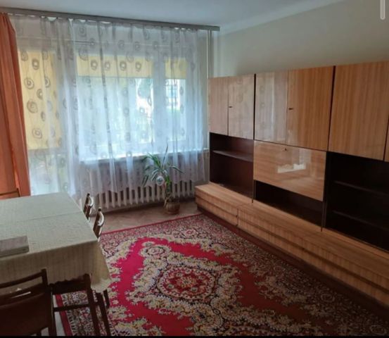 Mieszkanie 3-pokojowe Starachowice. Zdjęcie 1