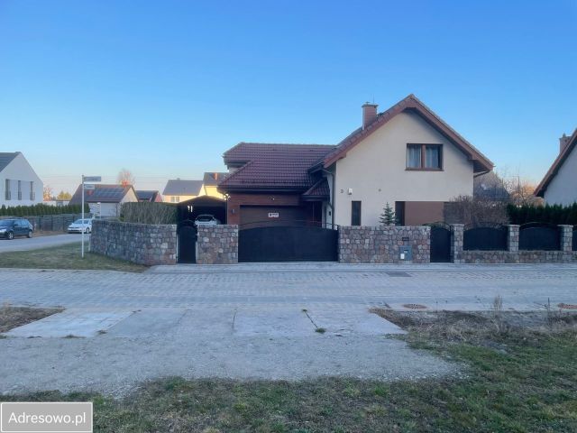 dom wolnostojący, 4 pokoje Reda Ciechocino, ul. Rajdowa. Zdjęcie 1