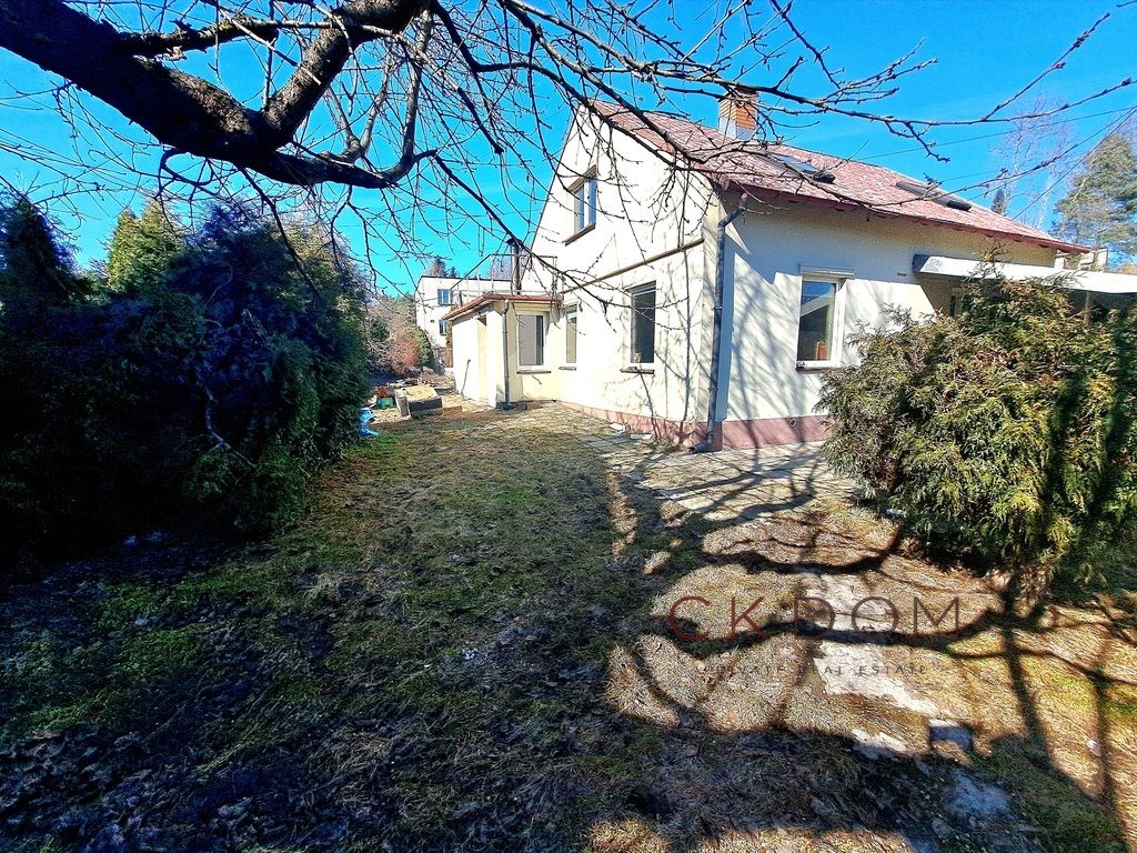 dom wolnostojący, 2 pokoje Kielce Zalesie. Zdjęcie 1
