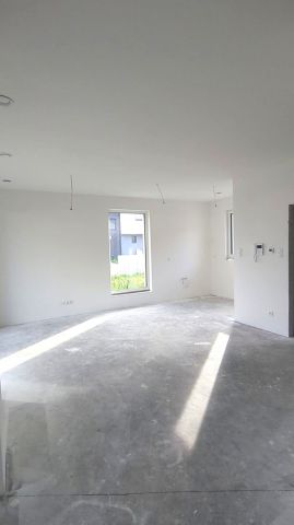 dom, 4 pokoje Słomin, ul. Biedronki. Zdjęcie 3