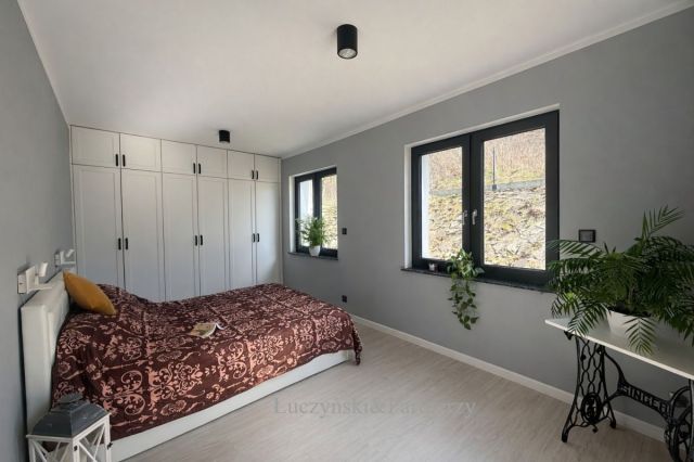 dom wolnostojący, 5 pokoi Lubawka. Zdjęcie 10