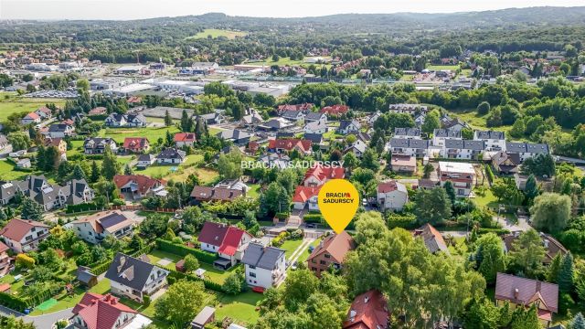 dom wolnostojący, 8 pokoi Libertów, ul. św. Floriana. Zdjęcie 23