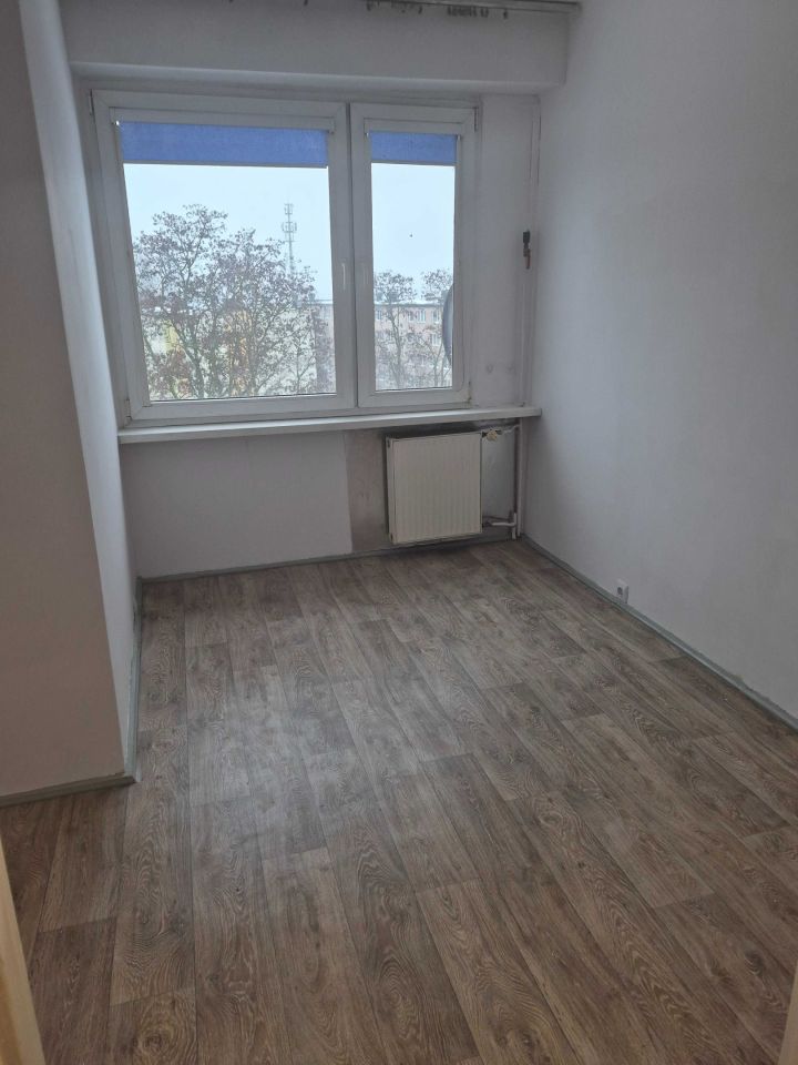 Mieszkanie 4-pokojowe Zgierz, ul. Konstantego Ildefonsa Gałczyńskiego. Zdjęcie 1