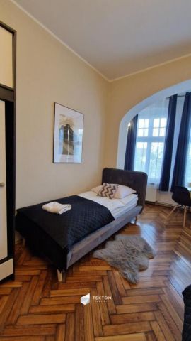 Mieszkanie 10-pokojowe Gniezno, ul. Poznańska. Zdjęcie 2