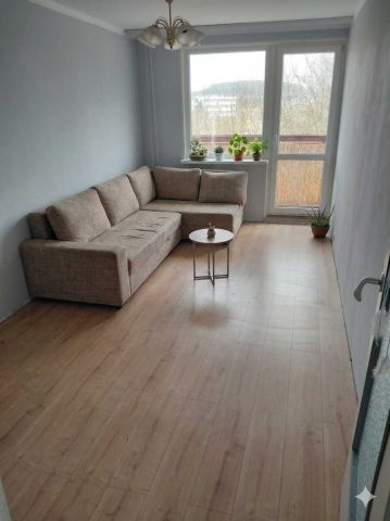 Mieszkanie 4-pokojowe Jelenia Góra Zabobrze. Zdjęcie 1