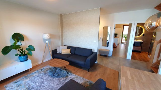 Mieszkanie 4-pokojowe Jelenia Góra Zabobrze, ul. Stanisława Moniuszki. Zdjęcie 1