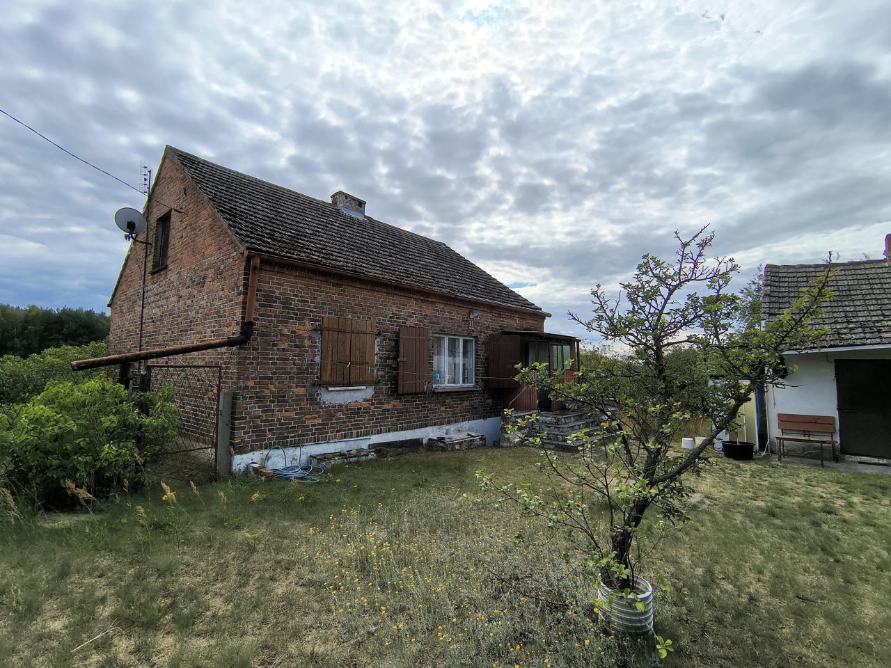 dom wolnostojący, 3 pokoje Odcinek. Zdjęcie 1