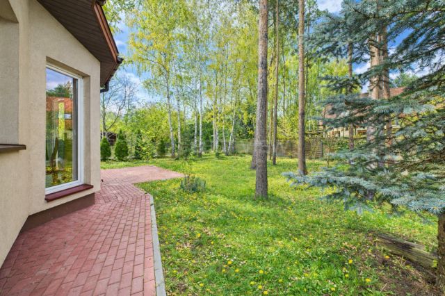 dom wolnostojący, 5 pokoi Legionowo. Zdjęcie 3