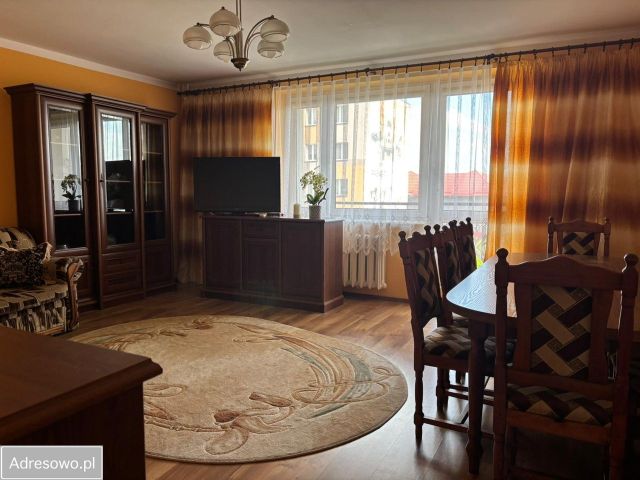 Mieszkanie 3-pokojowe Pisz, ul. Konstantego I. Gałczyńskiego. Zdjęcie 1