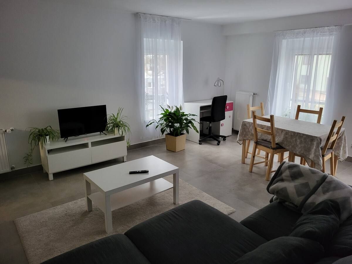 Mieszkanie 4-pokojowe Żarów, ul. Cicha. Zdjęcie 8