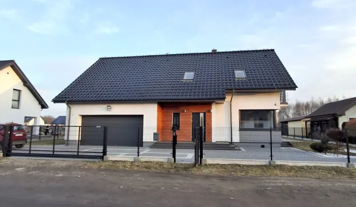 dom wolnostojący, 5 pokoi Trzebiatów, ul. Okrężna