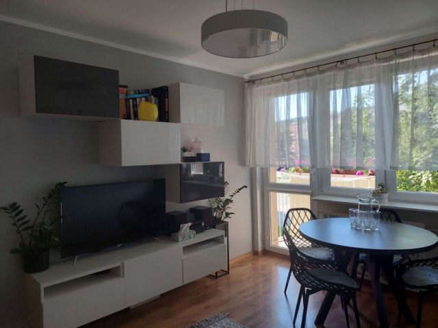 Mieszkanie 3-pokojowe Gdynia Chylonia, ul. Chylońska. Zdjęcie 1