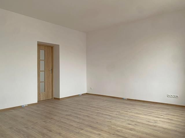 Mieszkanie 2-pokojowe Piekary Śląskie Centrum, ul. Prymasa Stefana Wyszyńskiego. Zdjęcie 3