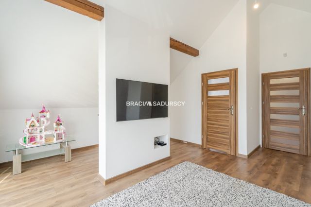 dom wolnostojący, 6 pokoi Zawada. Zdjęcie 17