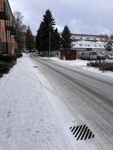 Garaż/miejsce parkingowe Jelenia Góra Centrum, ul. Elewów. Zdjęcie 1