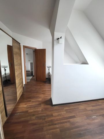 dom wolnostojący, 9 pokoi Czernica. Zdjęcie 14