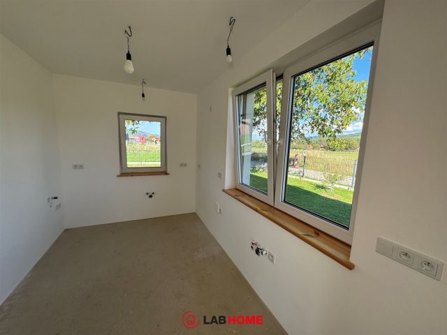 dom wolnostojący, 5 pokoi Cisiec, ul. Trakt Cesarski. Zdjęcie 8