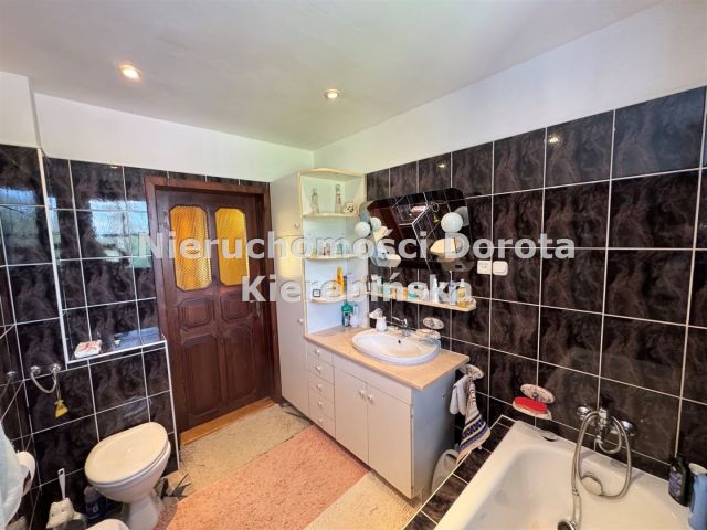 dom wolnostojący, 6 pokoi Komorów. Zdjęcie 25