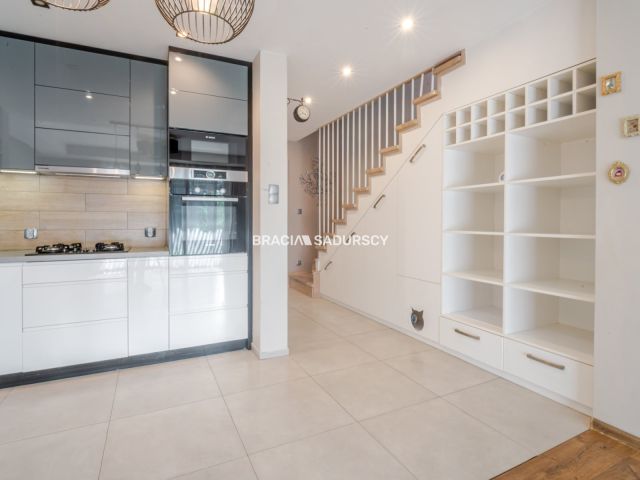 bliźniak, 5 pokoi Skawina, ul. mjr Jana Żychonia. Zdjęcie 10