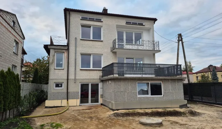 dom wolnostojący, 8 pokoi Tomaszów Lubelski, ul. Krzysztofa Kamila Baczyńskiego