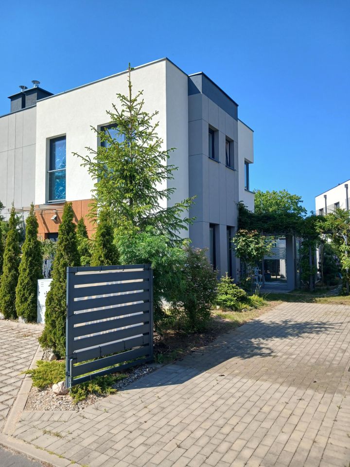 bliźniak, 4 pokoje Ustka, ul. Uzdrowiskowa. Zdjęcie 1
