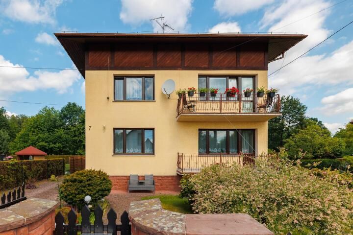 dom wolnostojący, 6 pokoi Czechowice-Dziedzice, ul. Brzozowa. Zdjęcie 2