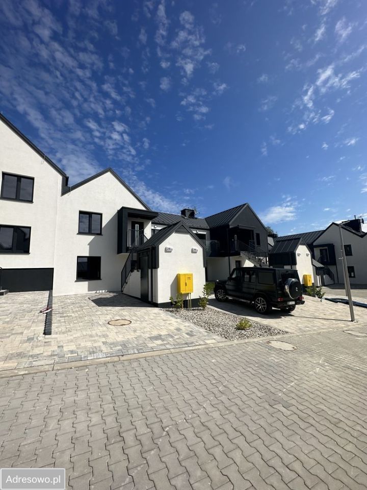 Mieszkanie 4-pokojowe Kostomłoty Pierwsze. Zdjęcie 2