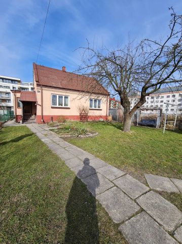 dom wolnostojący, 3 pokoje Kielce, ul. Piekoszowska. Zdjęcie 1