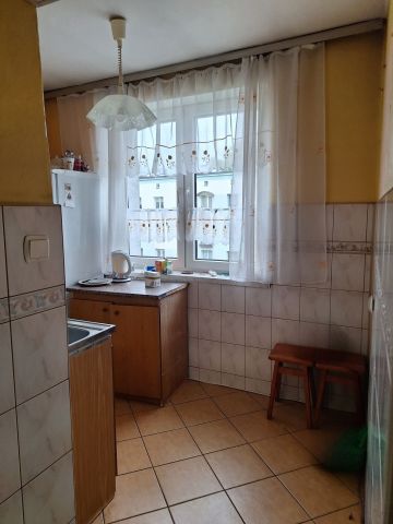 Mieszkanie 3-pokojowe Zabrze Centrum, ul. Władysława Reymonta. Zdjęcie 2