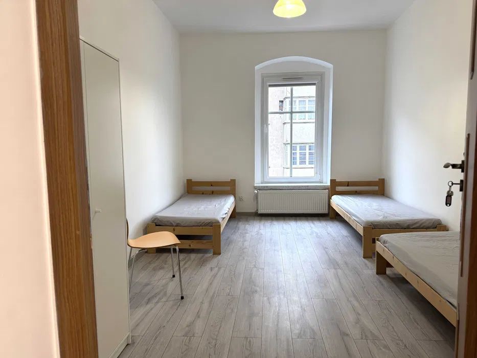 Mieszkanie 4-pokojowe Legnica, ul. Chojnowska. Zdjęcie 3