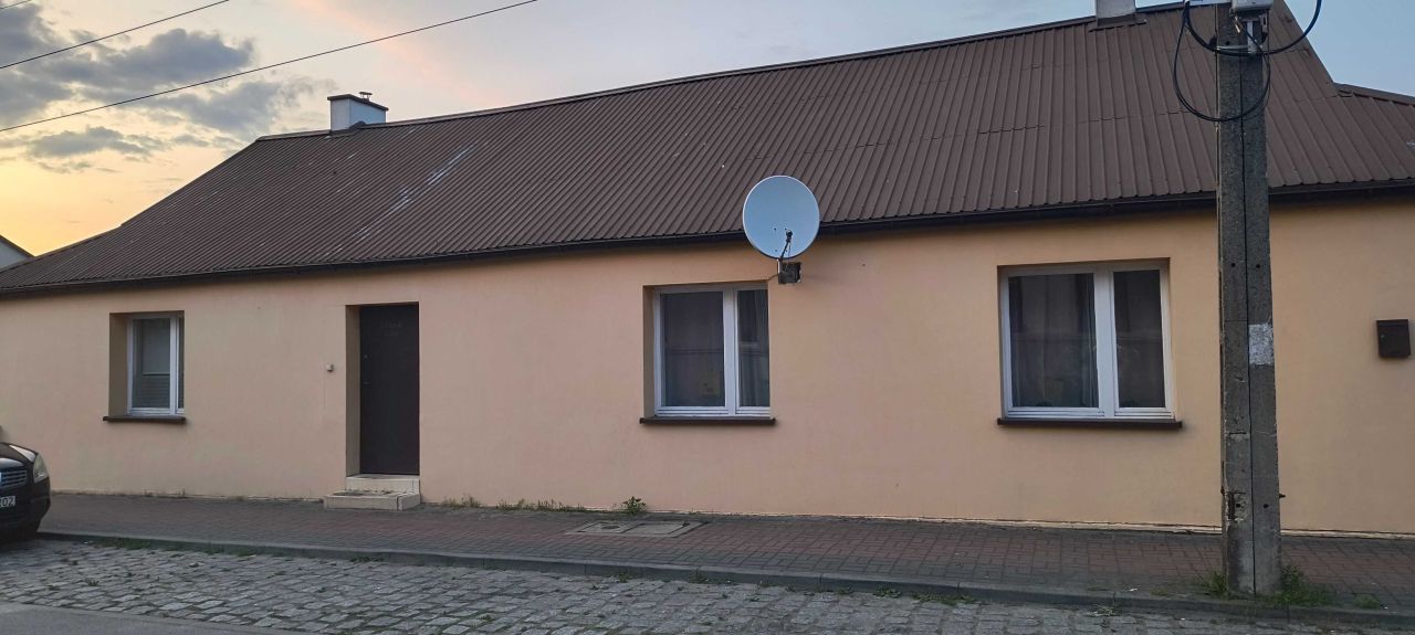 dom wolnostojący Lutomiersk, ul. Jarosława Dąbrowskiego. Zdjęcie 1