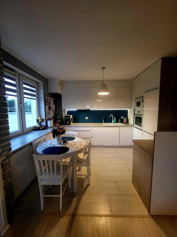 Mieszkanie 3-pokojowe Kielce Świętokrzyskie. Zdjęcie 2