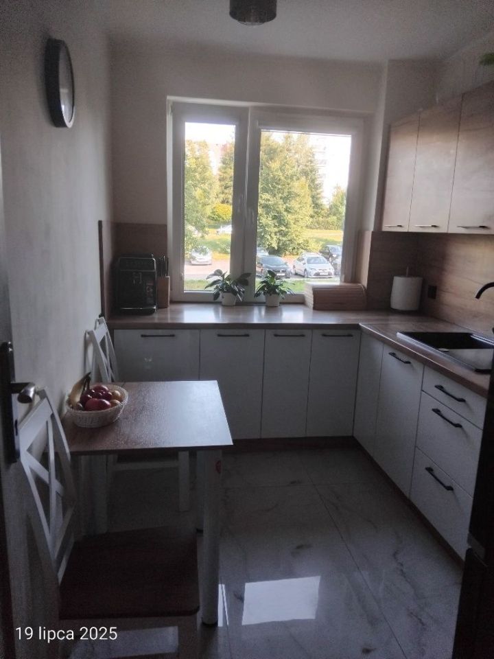 Mieszkanie 3-pokojowe Gdynia Karwiny. Zdjęcie 2