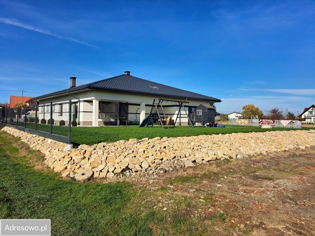 dom wolnostojący, 5 pokoi Widacz. Zdjęcie 1