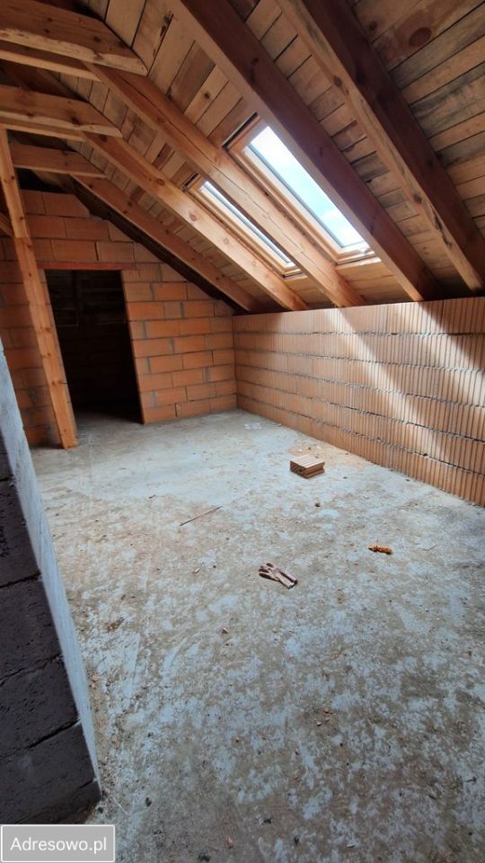 dom wolnostojący, 4 pokoje Kuźniki. Zdjęcie 3