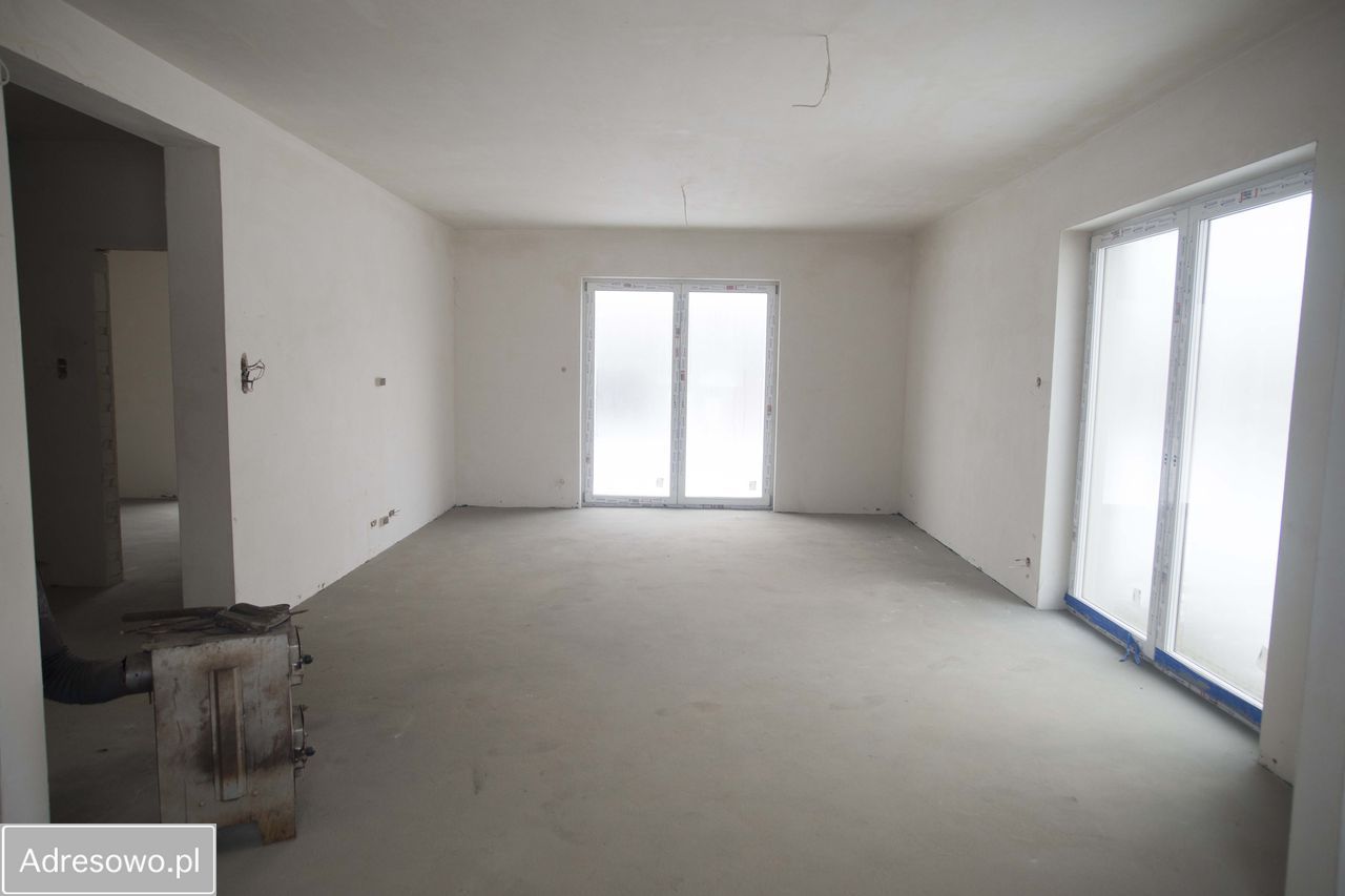 dom wolnostojący, 5 pokoi Tuszyn, ul. Roberta Kocha. Zdjęcie 1