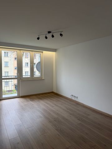 Mieszkanie 2-pokojowe Wadowice, os. XX-lecia PRL. Zdjęcie 1