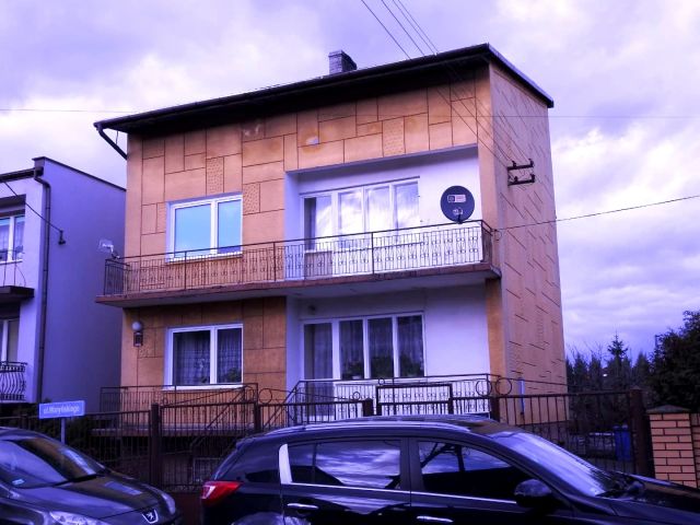 dom wolnostojący, 5 pokoi Żychlin, ul. Ludwika Waryńskiego. Zdjęcie 1