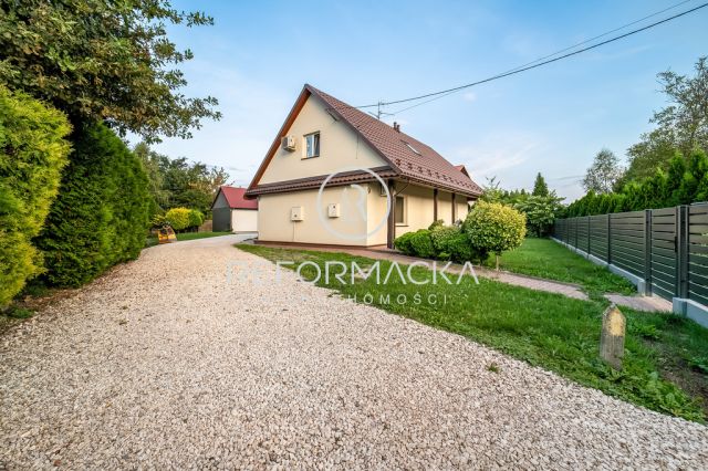 dom wolnostojący, 5 pokoi Rzeszów, ul. Kornela Makuszyńskiego. Zdjęcie 1