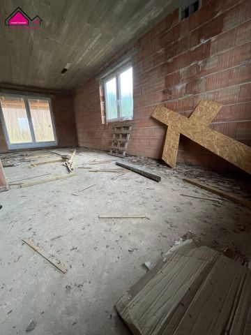 dom wolnostojący, 4 pokoje Osiek Mały. Zdjęcie 13