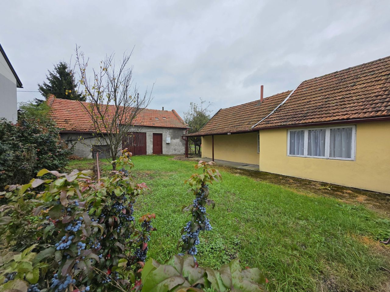 dom wolnostojący, 2 pokoje Kazimierza Wielka Rynek, ul. Wesoła. Zdjęcie 2